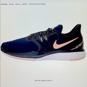 Nike women’s in season TR8 Navy Sz 9